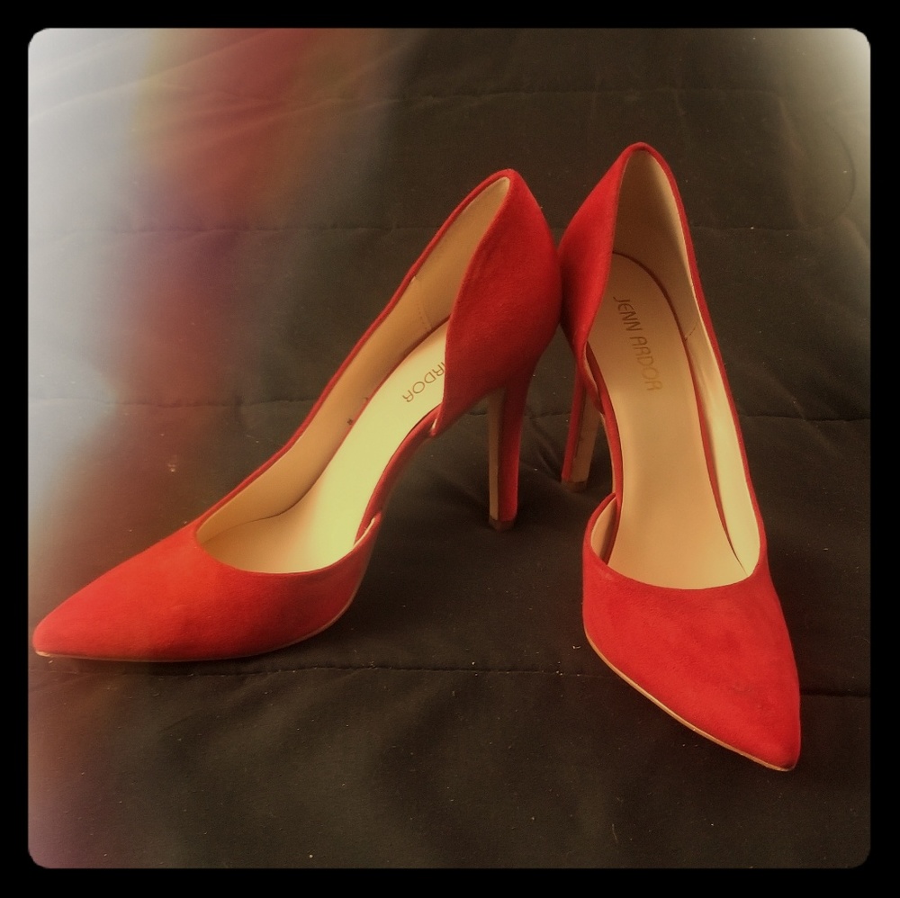 Red pumps
